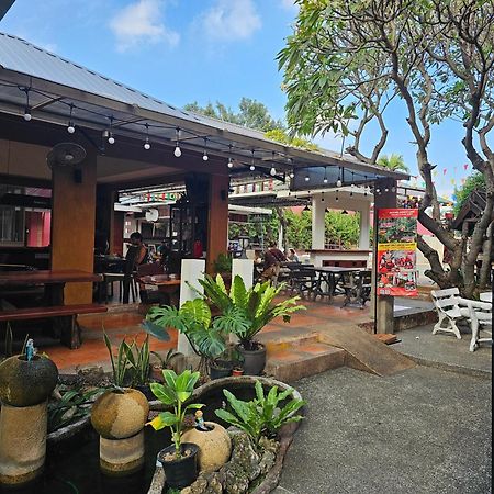 Red Brick Hostel Chiang Mai Exterior photo